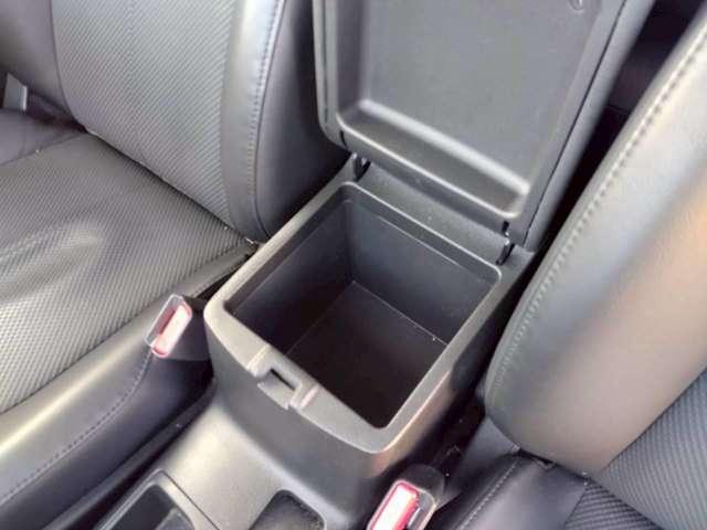 エクストレイル ２．０　２０Ｘｔｔ　４ＷＤ　オートクルーズ　前後シートヒーター　取説記録簿　運転席エアバック　ＡＵＴＯエアコン　ＰＳ　キーレスゴー　アルミホイル　ワンオーナー車　Ｗエアバック　切替４ＷＤ　バックビューモニター　ＰＷ　Ｓキー　ナビ＆ＴＶ　クルコン　メモリーナビ（19枚目）