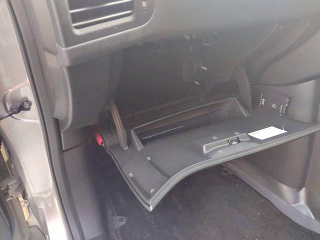 エクストレイル ２．０　２０Ｘｔｔ　４ＷＤ　オートクルーズ　前後シートヒーター　取説記録簿　運転席エアバック　ＡＵＴＯエアコン　ＰＳ　キーレスゴー　アルミホイル　ワンオーナー車　Ｗエアバック　切替４ＷＤ　バックビューモニター　ＰＷ　Ｓキー　ナビ＆ＴＶ　クルコン　メモリーナビ（23枚目）