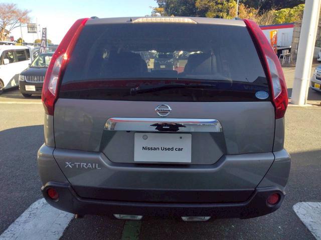 エクストレイル ２．０　２０Ｘｔｔ　４ＷＤ　オートクルーズ　前後シートヒーター　取説記録簿　運転席エアバック　ＡＵＴＯエアコン　ＰＳ　キーレスゴー　アルミホイル　ワンオーナー車　Ｗエアバック　切替４ＷＤ　バックビューモニター　ＰＷ　Ｓキー　ナビ＆ＴＶ　クルコン　メモリーナビ（26枚目）