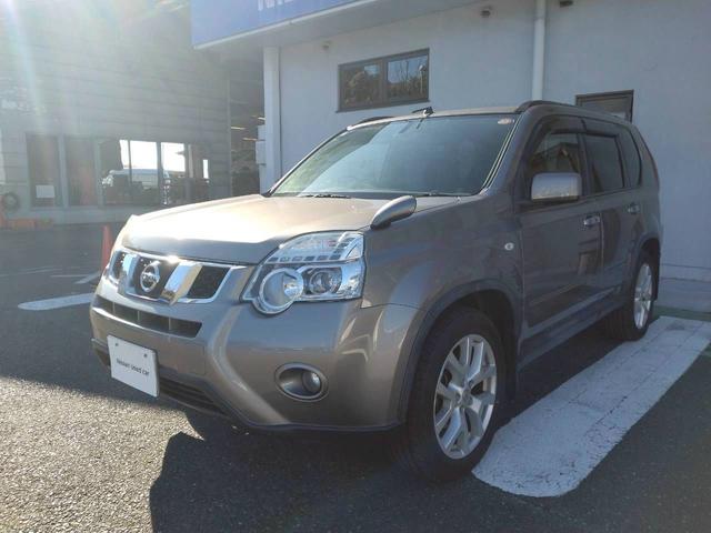 エクストレイル ２．０　２０Ｘｔｔ　４ＷＤ　オートクルーズ　前後シートヒーター　取説記録簿　運転席エアバック　ＡＵＴＯエアコン　ＰＳ　キーレスゴー　アルミホイル　ワンオーナー車　Ｗエアバック　切替４ＷＤ　バックビューモニター　ＰＷ　Ｓキー　ナビ＆ＴＶ　クルコン　メモリーナビ（27枚目）