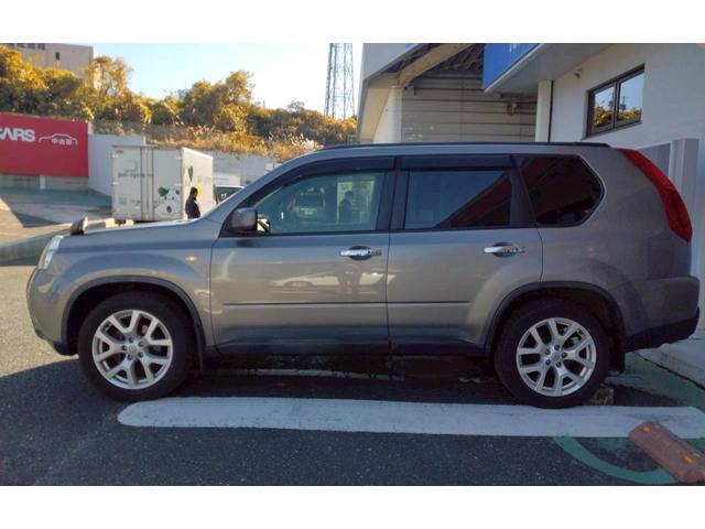 エクストレイル ２．０　２０Ｘｔｔ　４ＷＤ　オートクルーズ　前後シートヒーター　取説記録簿　運転席エアバック　ＡＵＴＯエアコン　ＰＳ　キーレスゴー　アルミホイル　ワンオーナー車　Ｗエアバック　切替４ＷＤ　バックビューモニター　ＰＷ　Ｓキー　ナビ＆ＴＶ　クルコン　メモリーナビ（30枚目）