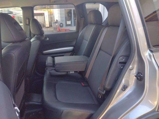 エクストレイル ２．０　２０Ｘｔｔ　４ＷＤ　オートクルーズ　前後シートヒーター　取説記録簿　運転席エアバック　ＡＵＴＯエアコン　ＰＳ　キーレスゴー　アルミホイル　ワンオーナー車　Ｗエアバック　切替４ＷＤ　バックビューモニター　ＰＷ　Ｓキー　ナビ＆ＴＶ　クルコン　メモリーナビ（35枚目）