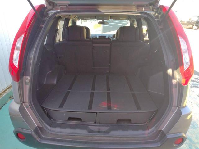 エクストレイル ２．０　２０Ｘｔｔ　４ＷＤ　オートクルーズ　前後シートヒーター　取説記録簿　運転席エアバック　ＡＵＴＯエアコン　ＰＳ　キーレスゴー　アルミホイル　ワンオーナー車　Ｗエアバック　切替４ＷＤ　バックビューモニター　ＰＷ　Ｓキー　ナビ＆ＴＶ　クルコン　メモリーナビ（41枚目）