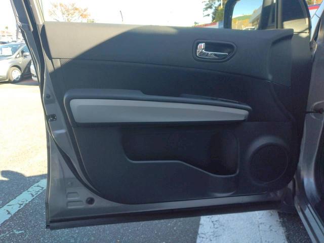 エクストレイル ２．０　２０Ｘｔｔ　４ＷＤ　オートクルーズ　前後シートヒーター　取説記録簿　運転席エアバック　ＡＵＴＯエアコン　ＰＳ　キーレスゴー　アルミホイル　ワンオーナー車　Ｗエアバック　切替４ＷＤ　バックビューモニター　ＰＷ　Ｓキー　ナビ＆ＴＶ　クルコン　メモリーナビ（52枚目）