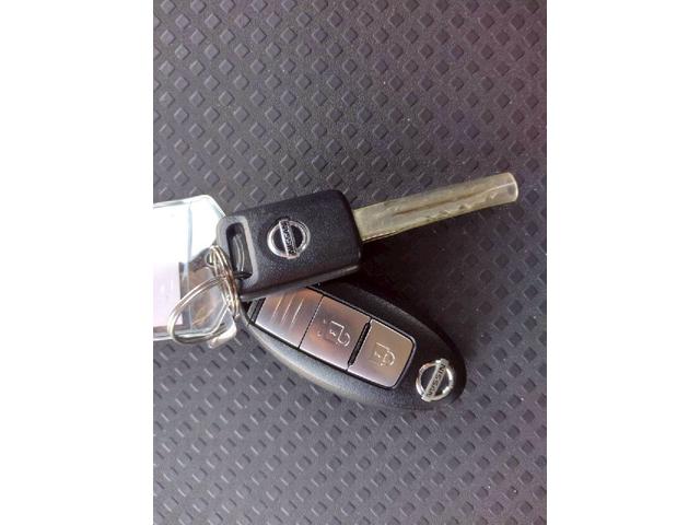 エクストレイル ２．０　２０Ｘｔｔ　４ＷＤ　オートクルーズ　前後シートヒーター　取説記録簿　運転席エアバック　ＡＵＴＯエアコン　ＰＳ　キーレスゴー　アルミホイル　ワンオーナー車　Ｗエアバック　切替４ＷＤ　バックビューモニター　ＰＷ　Ｓキー　ナビ＆ＴＶ　クルコン　メモリーナビ（54枚目）