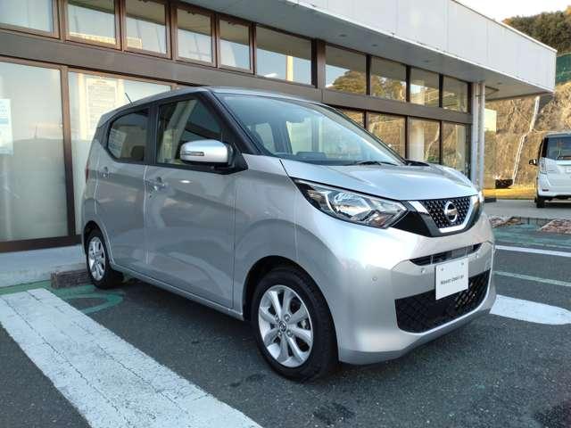 デイズ X 純正9インチナビ/アラウンドビューモニター/前後ドラレコ/ハイビームアシスト/オートエアコン/インテリジェントキー/プッシュスタート/エマブレ/車線逸脱/踏み間違い/障害物ソナー/純正アルミ(8枚目)