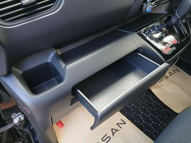 ルークス ６６０　ハイウェイスターＸ　プロパイロット　エディション　純正９インチナビ／全周囲カメラ／ＬＥＤライト＆　左右パワースライドドア　アイドリング　イモビ　パノラマモニター　助手席エアバッグ　衝突軽減ブレーキ　ＰＷ　ナビ＆ＴＶ　１セグ　ＬＥＤヘッドライト　ＬＤＷ　スマートキー　ワンオーナー車　バックカメラ（12枚目）