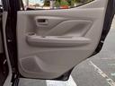 後席右ドア内張