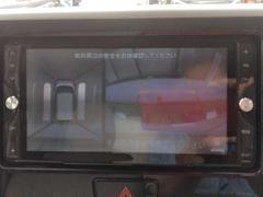 車を真上から画面で確認出来るアラウンドビューモニター♪画面を見ながら車庫入れが非常に楽になります！ 6