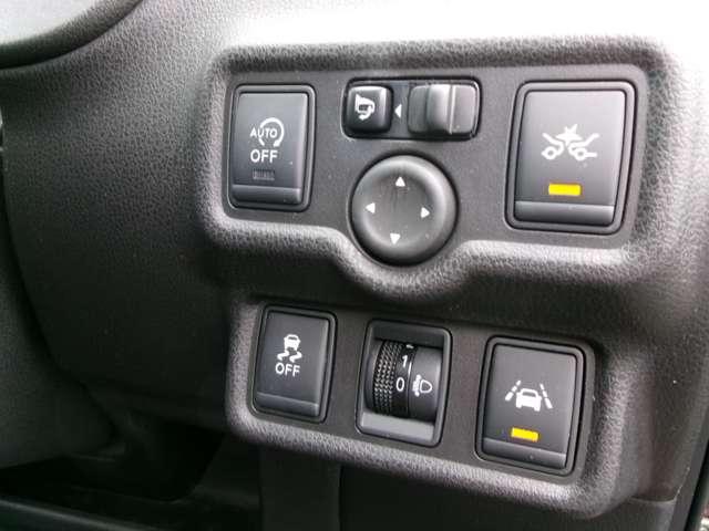 ノート 1.2 メダリスト X メモリーナビ フルセグ バックモニター 車線逸脱警報装置 360°モニター サイドカメラ インテリキー Iストップ ワンオーナー デュアルエアバック キーレス パワーステアリング イモビライザー ETC車載器 オートエアコン(5枚目)