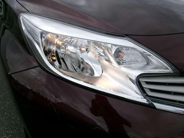 ノート 1.2 メダリスト X メモリーナビ フルセグ バックモニター 車線逸脱警報装置 360°モニター サイドカメラ インテリキー Iストップ ワンオーナー デュアルエアバック キーレス パワーステアリング イモビライザー ETC車載器 オートエアコン(11枚目)