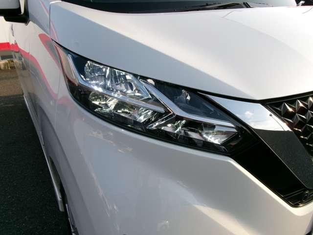 デイズ 660 ハイウェイスターX メモリーナビ フルセグ ブレーキサポート 全周囲カメラ LED ドライブレコーダー イモビライザー インテリジェントキー レーンキープ バックカメラ ナビTV アイドリングストップ オートエアコン デュアルエアバッグ ABS(19枚目)