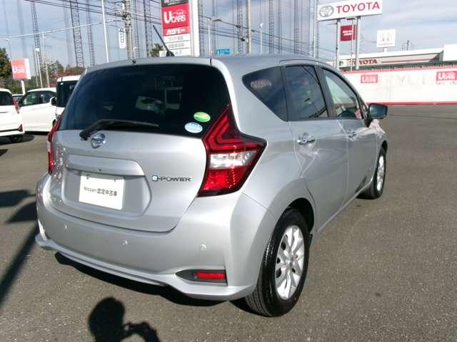 ノート １．２　ｅ－ＰＯＷＥＲ　メダリスト　メモリーナビ　純正前ドラレコ　アラビュー　被害軽減ブレーキ　ＴＶナビ　ドライブレコーダ　バックモニター　クルコン　インテリキー　アイドリングストップ　盗難防止装置　ＬＥＤランプ　車線逸脱警報システム　キーフリー　アルミホイール　ＥＴＣ　記録簿（2枚目）