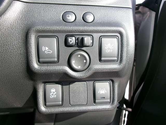 ノート １．２　ｅ－ＰＯＷＥＲ　メダリスト　メモリーナビ　純正前ドラレコ　アラビュー　被害軽減ブレーキ　ＴＶナビ　ドライブレコーダ　バックモニター　クルコン　インテリキー　アイドリングストップ　盗難防止装置　ＬＥＤランプ　車線逸脱警報システム　キーフリー　アルミホイール　ＥＴＣ　記録簿（3枚目）