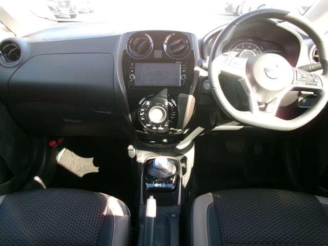 ノート １．２　ｅ－ＰＯＷＥＲ　メダリスト　メモリーナビ　純正前ドラレコ　アラビュー　被害軽減ブレーキ　ＴＶナビ　ドライブレコーダ　バックモニター　クルコン　インテリキー　アイドリングストップ　盗難防止装置　ＬＥＤランプ　車線逸脱警報システム　キーフリー　アルミホイール　ＥＴＣ　記録簿（4枚目）