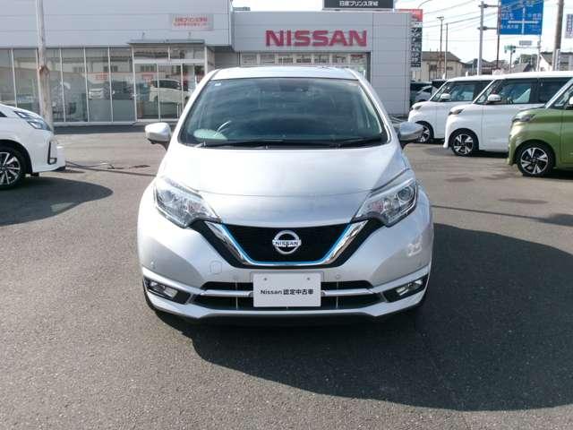 ノート １．２　ｅ－ＰＯＷＥＲ　メダリスト　メモリーナビ　純正前ドラレコ　アラビュー　被害軽減ブレーキ　ＴＶナビ　ドライブレコーダ　バックモニター　クルコン　インテリキー　アイドリングストップ　盗難防止装置　ＬＥＤランプ　車線逸脱警報システム　キーフリー　アルミホイール　ＥＴＣ　記録簿（7枚目）