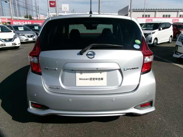 ノート １．２　ｅ－ＰＯＷＥＲ　メダリスト　メモリーナビ　純正前ドラレコ　アラビュー　被害軽減ブレーキ　ＴＶナビ　ドライブレコーダ　バックモニター　クルコン　インテリキー　アイドリングストップ　盗難防止装置　ＬＥＤランプ　車線逸脱警報システム　キーフリー　アルミホイール　ＥＴＣ　記録簿（17枚目）