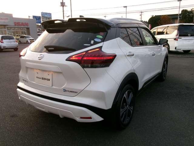 キックス １．２　Ｘ　ツートーン　インテリアエディション　（ｅ－ＰＯＷＥＲ）　プロパイロット　メモリーナビ　フルセグ　エマージェンシーＢ　セキュリティ　アラウンドモニター　Ｒカメラ　ＬＥＤ　エアコン　ドラレコ　スマートキー　ＥＴＣ　メモリーナビ　サイドエアバック　ＡＷ　キーレス　寒冷地仕様　アイドリングストップ（2枚目）