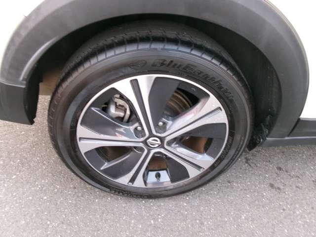 キックス １．２　Ｘ　ツートーン　インテリアエディション　（ｅ－ＰＯＷＥＲ）　プロパイロット　メモリーナビ　フルセグ　エマージェンシーＢ　セキュリティ　アラウンドモニター　Ｒカメラ　ＬＥＤ　エアコン　ドラレコ　スマートキー　ＥＴＣ　メモリーナビ　サイドエアバック　ＡＷ　キーレス　寒冷地仕様　アイドリングストップ（16枚目）