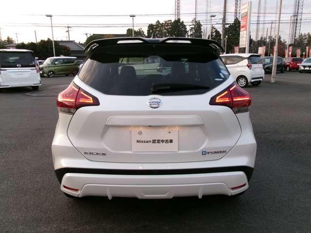 キックス １．２　Ｘ　ツートーン　インテリアエディション　（ｅ－ＰＯＷＥＲ）　プロパイロット　メモリーナビ　フルセグ　エマージェンシーＢ　セキュリティ　アラウンドモニター　Ｒカメラ　ＬＥＤ　エアコン　ドラレコ　スマートキー　ＥＴＣ　メモリーナビ　サイドエアバック　ＡＷ　キーレス　寒冷地仕様　アイドリングストップ（17枚目）