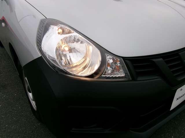 ＡＤ １．５　ＶＥ　メモリーナビ　フルセグ　バックモニター　フロントパワーウインドウ　マニュアルエアコン　助手席エアバッグ　記録簿　車線逸脱防止　キーレス　エマージェンシーブレーキ　ワンセグＴＶ　メモリーナビ　ＥＴＣ　パワステ　ＡＢＳ　エアバッグ　ナビＴＶ（11枚目）