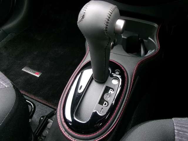 マーチ １．２　ボレロ　メモリーナビ　ワンセグ　前ドラレコ　ＬＥＤヘッドライト　ダブルエアバック　ナビＴＶ　アイドリングＳ　パワーステアリング　パワーウィンドウ　メモリーナビ　アルミ付き　ドライブレコーダー　イモビライザー　キーレス　スマートキー　車線逸脱警報（8枚目）