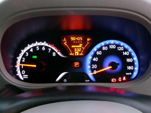 キューブ １．５　１５Ｘ　コダワリセレクション　初　売　特　価　車　　２トーンカラー　メモリーナビ　ワンセグテレビ　インテリジェントキー　フォグランプ　アイドリングストップ　ヘッドライトレベライザー　　ＥＴＣ　ワンオーナー　記録簿（10枚目）