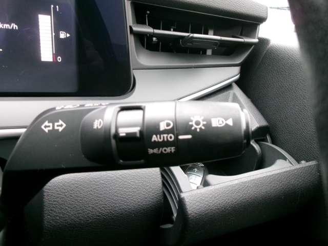 ノート １．２　Ｘ　初　売　特　価　車　当社社有車　リアカメラ　衝突被害軽減ブレ－キ　全方位カメラ　ＥＴＣ付　ＬＥＤヘッドライト　レーダークルーズ　レーンアシスト　インテリジェントキー　ワンオーナー　アイドリングストップ　盗難防止システム　ワンセグＴＶ（15枚目）