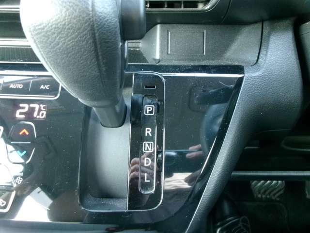 デイズ ６６０　Ｘ　メモリーナビ　フルセグ　アラウンドＭ　踏み間違え防止　スマートキー　イモビライザー　バックカメラ　ＥＴＣ　レーンキープ　アイドリングストップ　ドライブレコーダー　キーレス　フルオートエアコン　ナビＴＶ　ＷＡＢ　記録簿　ＰＳ（9枚目）