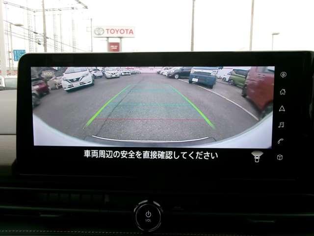 �A���E���h�r���[���j�^�[�B��̏ォ�猩���낷�悤�Ȏ��_�ŃX���[�X���ԁB