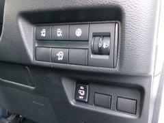 ϥ󥺥ե꡼ȥ饤ɥɥξ¦˥ƥꥸȥХåݥåȤ줿ޤޡ饤ɥɥβ­򥹥äƥäȰǥɥưǥץ󥯥 3