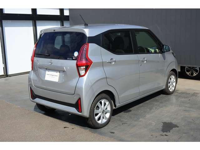 デイズ ６６０　Ｘ　社用車ＵＰ／純正９インチメモリーナビ・フルセ（8枚目）