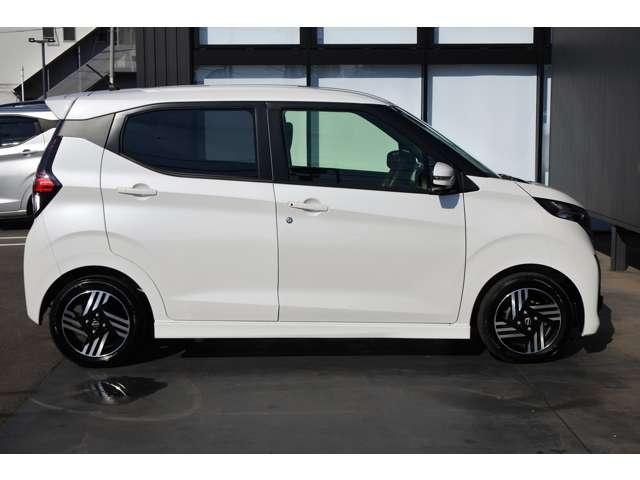 デイズ ６６０　ハイウェイスターＸ　社用車ＵＰ／純正９インチメモリーナビ・フルセ（4枚目）