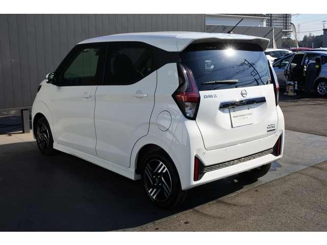 デイズ ６６０　ハイウェイスターＸ　社用車ＵＰ／純正９インチメモリーナビ・フルセ（6枚目）