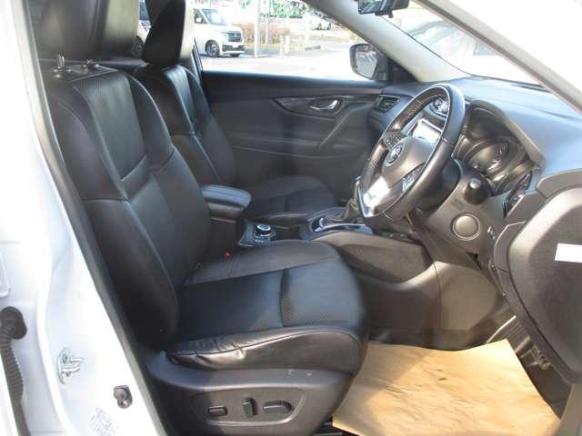 エクストレイル ２．０　２０Ｘｉ　Ｖセレクション　２列車　４ＷＤ　プロパイロット／ナビ／全方位モニター／踏み（10枚目）