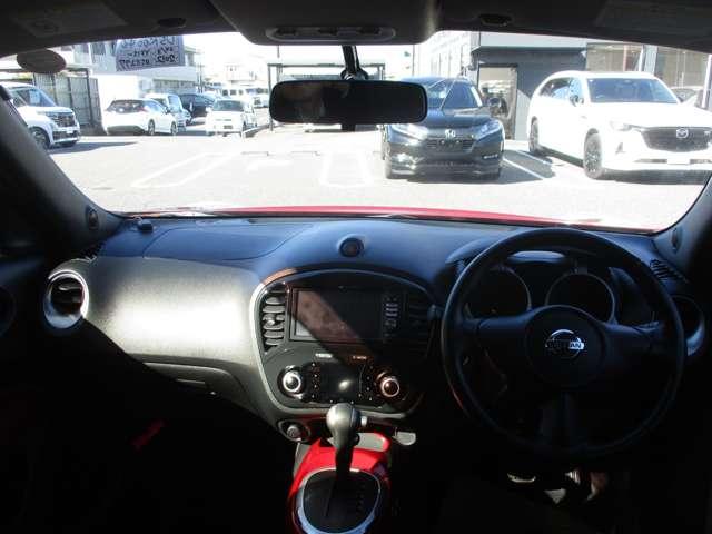 ジューク １．５　１５ＲＸ　タイプＶ　ナビ／バックカメラ／フロントフォグランプ／（3枚目）