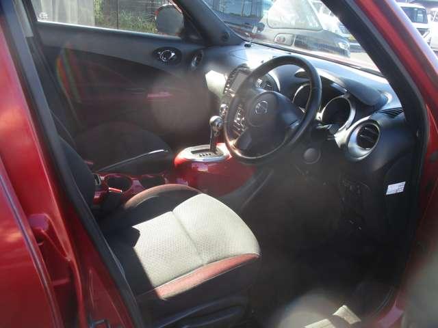 ジューク １．５　１５ＲＸ　タイプＶ　ナビ／バックカメラ／フロントフォグランプ／（10枚目）