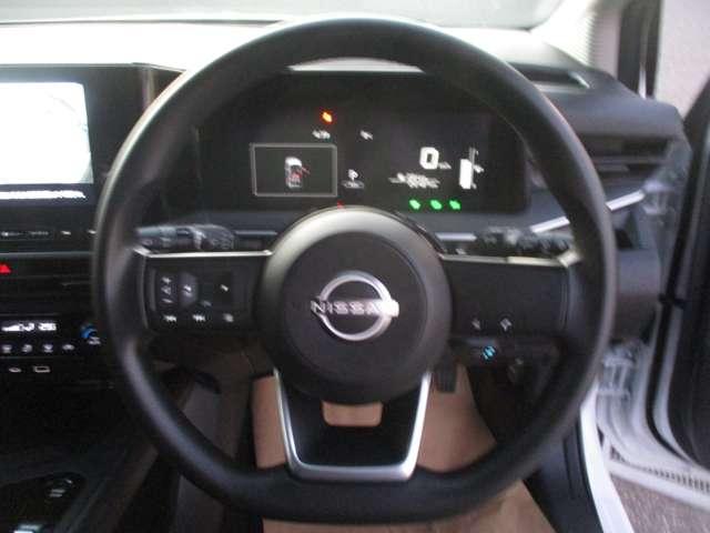 ノート １．２　Ｘ　ナビ／全方位モニター／踏み間違い防止／衝突（11枚目）