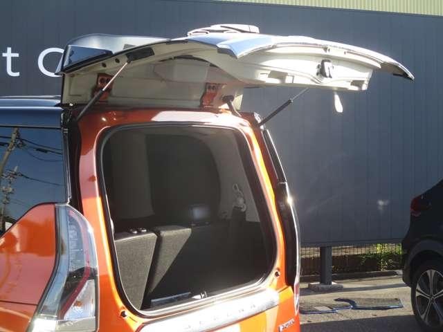 セレナ 1.2 e-POWER ハイウェイスター G プロパイロット/ナビ/全方位モニター/後席(9枚目)