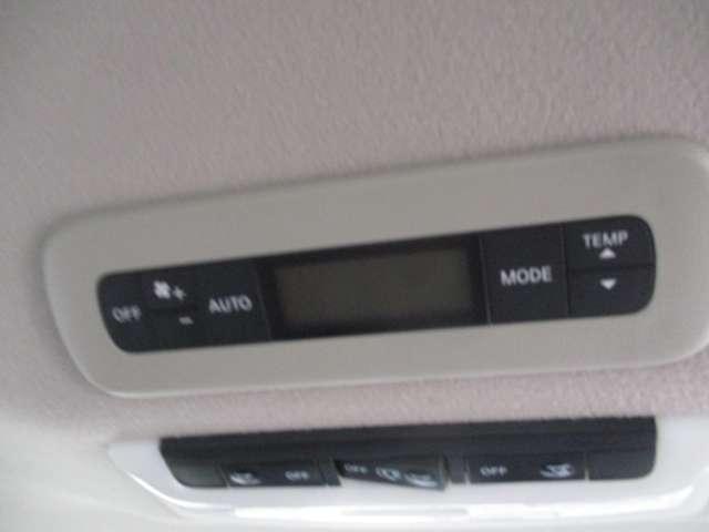 セレナ ２．０　ハイウェイスター　Ｖ　プロパイロット／ナビ／全方位モニター／踏み（18枚目）