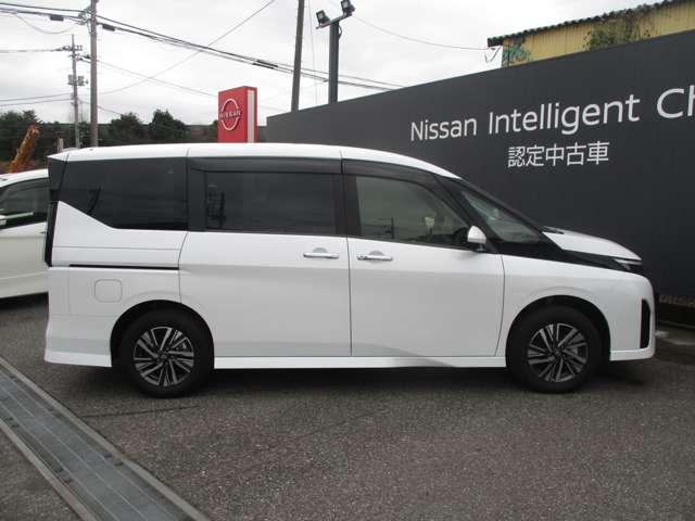 セレナ ２．０　ハイウェイスターＶ　４ＷＤ　プロパイロット／ナビ／全方位モニター／踏み（4枚目）