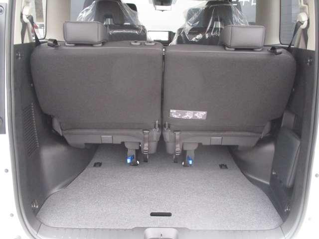 セレナ ２．０　ハイウェイスターＶ　４ＷＤ　プロパイロット／ナビ／全方位モニター／踏み（11枚目）