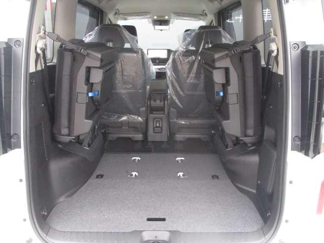 セレナ ２．０　ハイウェイスターＶ　４ＷＤ　プロパイロット／ナビ／全方位モニター／踏み（12枚目）