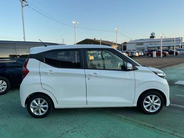 デイズ 660 X アラウンドM スマートキー バックカメラ 1オーナー ETC アイドリングストップ ドライブレコーダー キーレス フルオートエアコン ナビTV WAB 記録簿 運転席エアバック メモリーナビゲーション(7枚目)