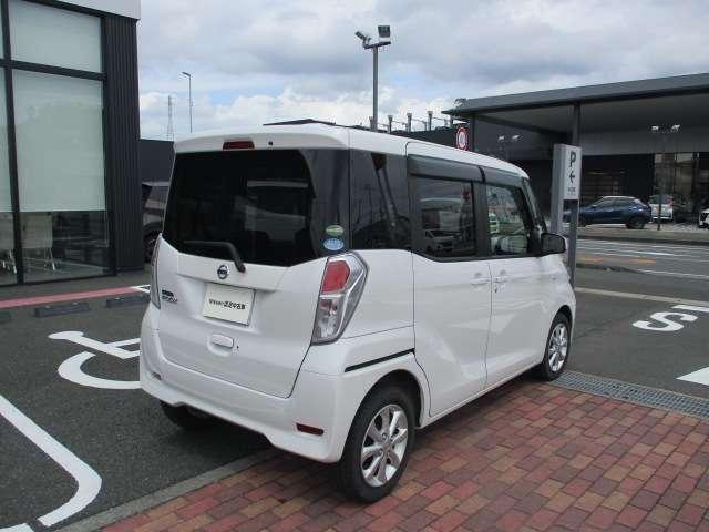 デイズルークス 660 X Vセレクション ナビTV アラウンドビューモニター ETC 踏み間違い衝突防止 W電動ドア スマキー ナビTV i-stop ETC ワンオ-ナ-車 アルミホイール バックカメラ キーフリー サイドカメラ ドライブレコーダー オートエアコン メモリーナビ(9枚目)