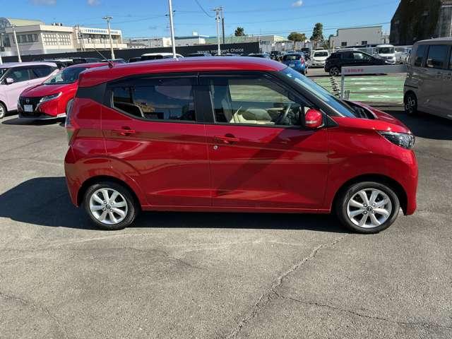 デイズ ６６０　Ｘ　メモリーナビ　アラウンドビューモニター　アラウンドＭ　踏み間違え防止　禁煙　スマートキー　イモビライザー　バックカメラ　１オーナー　ＥＴＣ　レーンキープ　アイドリングストップ　ドライブレコーダー　キーレス　フルオートエアコン　ナビＴＶ　ＰＳ（17枚目）