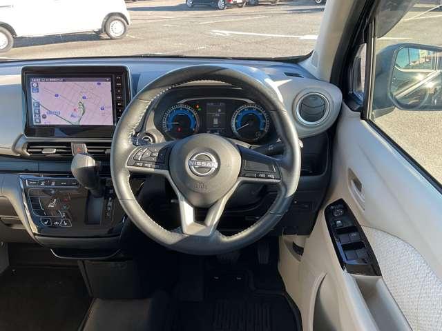 デイズ 660 X アラウンドM 踏み間違え防止 禁煙 スマートキー 1オーナー ETC レーンキープ アイドリングストップ ドライブレコーダー キーレス フルオートエアコン ナビTV WAB 記録簿 運転席エアバック(4枚目)