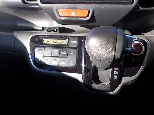 N-BOX 660 G ターボSSパッケージ メモリーナビ TV バックカメラ Aストップ フルオートエアコン 両側自動ドア ナビテレビ ワンセグTV イモビライザー キーフリーシステム スマ-トキ- パワーウインドウ Bカメ クルーズC サイドエアバッグ パワステ Wエアバック(8枚目)