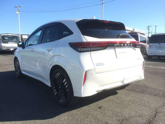 オーラ 1.2 G メーカーナビ ETC ドラレコ 自動(被害軽減)ブレーキ 試乗車アップ LED LKA サイドカメラ ETC ドライブレコーダー カーテンエアバッグ イモビライザー アルミホイール インテリジェントキー パワーウィンドウ ナビTV(7枚目)