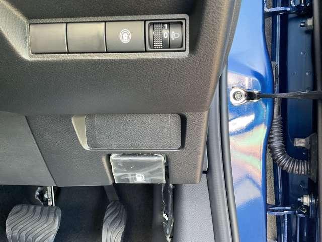 ノート 1.2 X 衝突被害軽減ブレ-キ 全方位カメラ LEDヘッドライト レーンアシスト インテリジェントキー ワンオーナー 整備記録簿 パワーウィンドウ オートエアコン キーレス ABS 運転席エアバッグ(15枚目)